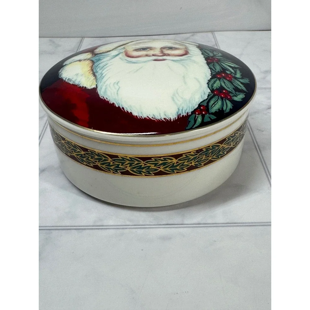 Mikasa Old Saint Nick Ceramic Covered Candy Dish Trinket Box UT060/683 Japan